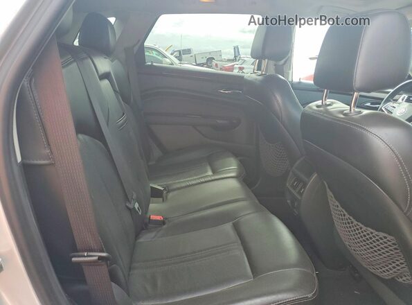 3GYFNBE31GS529058 2016 CADILLAC SRX Silver უკანა სალონის ხედი
