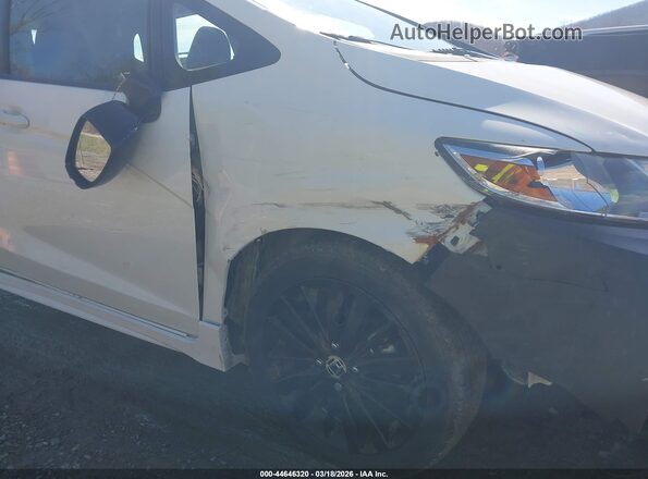 3HGGK5H66JM721017 2018 HONDA FIT Белый Вид спереди