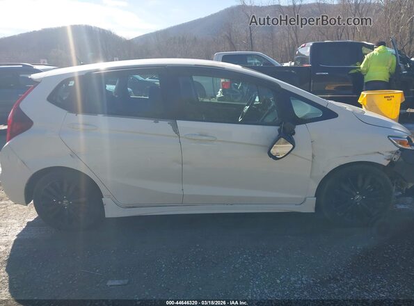 3HGGK5H66JM721017 2018 HONDA FIT Белый Вид задней части салона