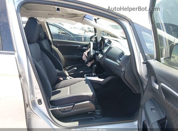3HGGK5H8XKM702960 2019 HONDA FIT Silver Widok wnętrza z przodu