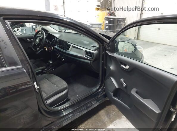 3KPA24AB2JE050722 2018 KIA RIO Черный Вид салона спереди