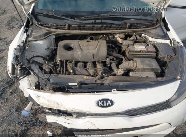 3KPA24AB2KE181733 2019 KIA RIO White Вид ззаду