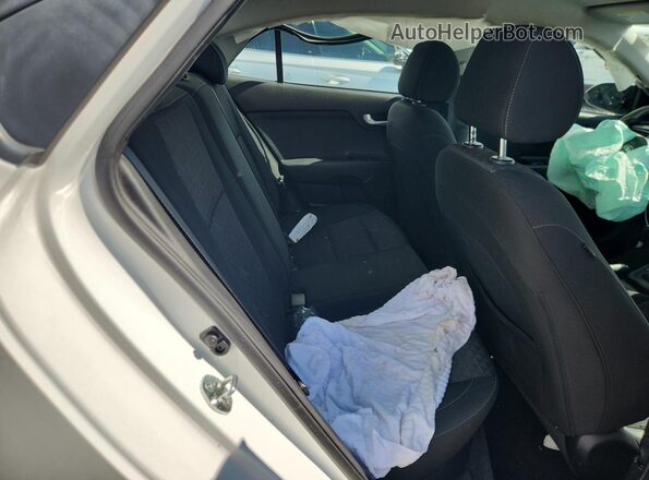 3KPA24AD0ME374564 2021 KIA RIO White Вид задніх сидінь