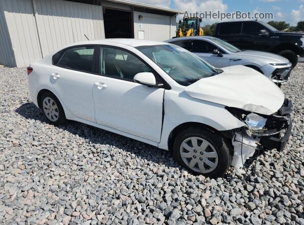 3KPA24AD0ME374564 2021 KIA RIO White Передня права чверть