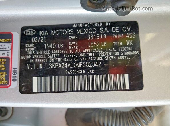 3KPA24AD0ME382342 2021 KIA RIO Silver Widok komory silnika