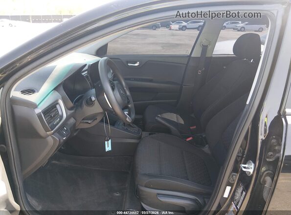 3KPA24AD1ME403232 2021 KIA RIO Black Widok wnętrza z przodu