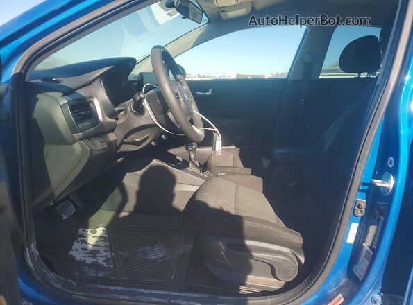 3KPA24AD1ME403246 2021 KIA RIO Blue Vista interior delantera