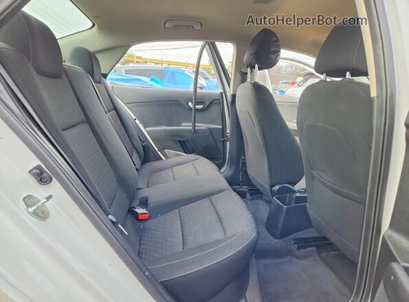 3KPA24AD1NE434594 2022 KIA RIO White Հետևի նստատեղերի տեսք