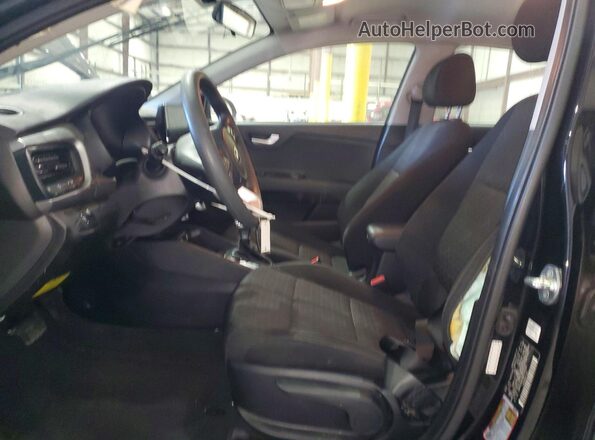 3KPA24AD2ME378356 2021 KIA RIO Black Front interior view