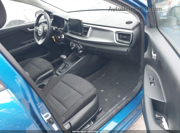 3KPA24AD5ME422592 2021 KIA RIO Blue Widok wnętrza z przodu