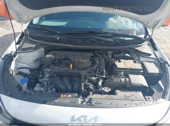 3KPA24AD5PE613126 2023 KIA RIO White Հետևի տեսք