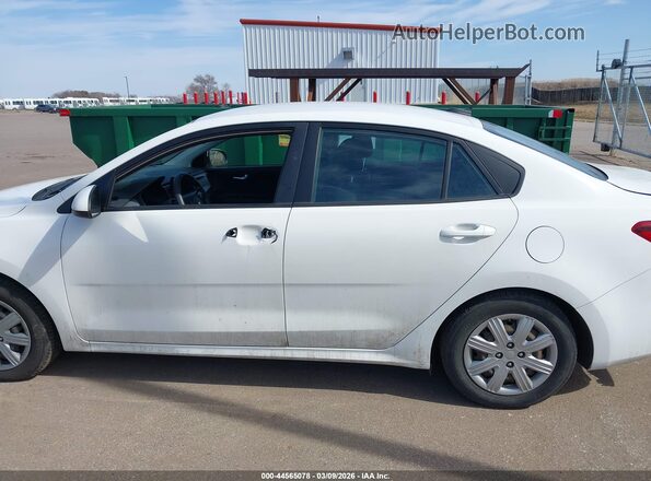 3KPA24AD6ME366291 2021 KIA RIO White 360 interior view