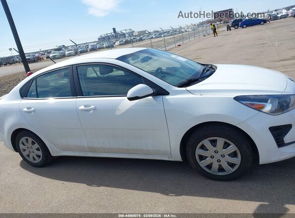 3KPA24AD6ME366291 2021 KIA RIO White Rear interior view