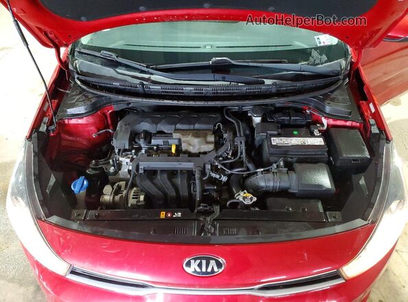 3KPA24AD7ME374481 2021 KIA RIO Red Widok wnętrza z tyłu