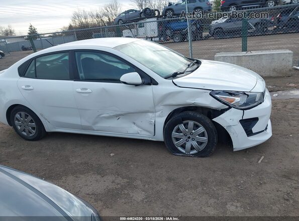 3KPA24AD7ME375730 2021 KIA RIO White Front view