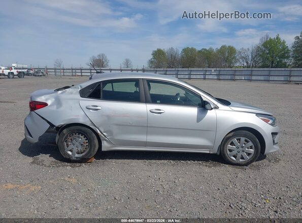 3KPA24AD7ME395587 2021 KIA RIO Silver Вид задньої частини салону