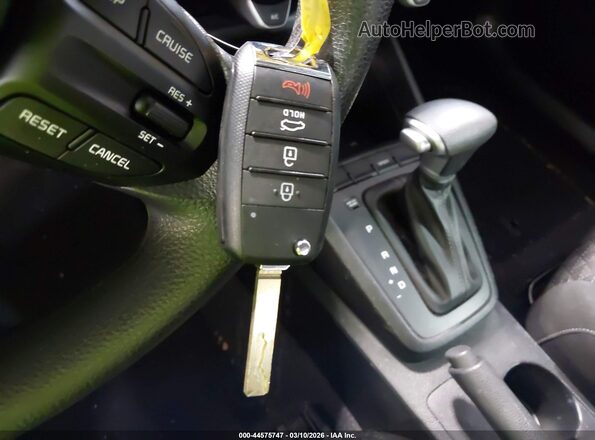 3KPA24AD7ME430936 2021 KIA RIO Gray Dashboard view