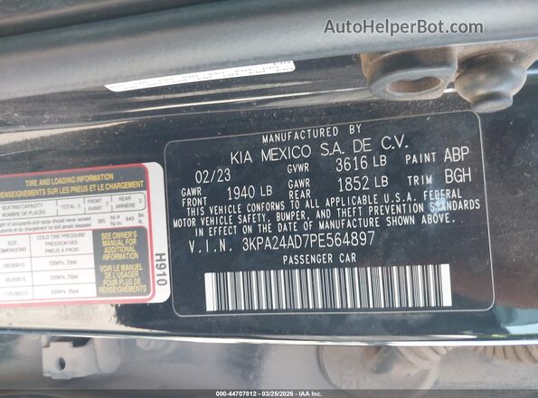 3KPA24AD7PE564897 2023 KIA RIO Black Vista del compartimento del motor