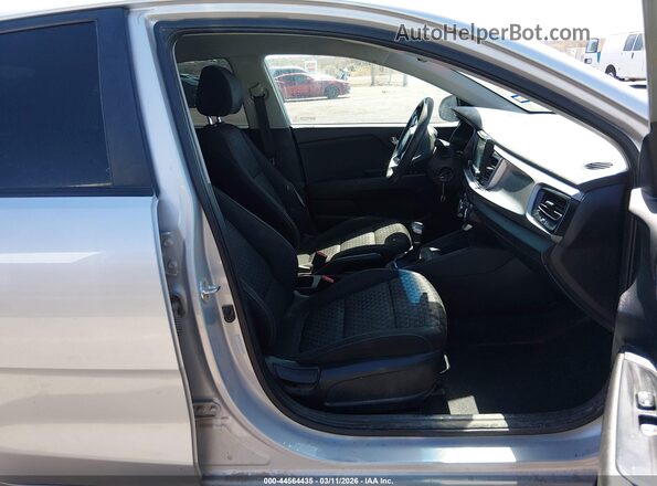 3KPA24AD8LE328091 2020 KIA RIO Silver Սալոնի դիմացի տեսք