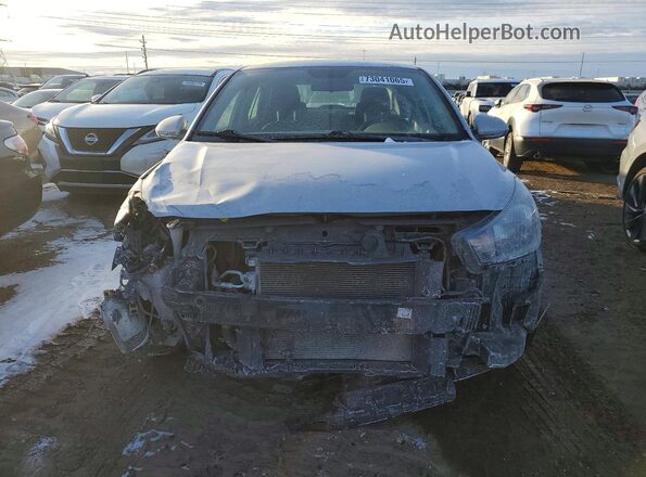 3KPA24AD8ME413644 2021 KIA RIO Серебряный Вид спереди