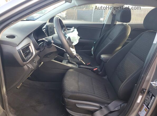 3KPA24AD8ME423221 2021 KIA RIO Silver Widok wnętrza z przodu