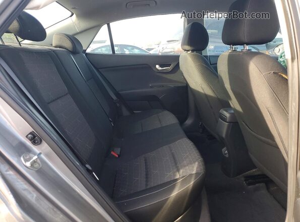 3KPA24AD8ME423221 2021 KIA RIO Silver Widok tylnych siedzeń