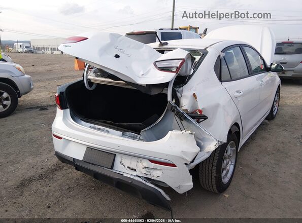 3KPA24AD8PE616201 2023 KIA RIO Белый Вид спереди