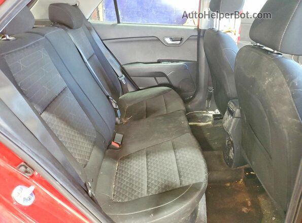 3KPA25AD0ME402286 2021 KIA RIO Red Widok tylnych siedzeń