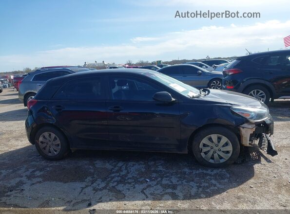 3KPA25AD4LE337585 2020 KIA RIO 5-DOOR Black Вид задньої частини салону