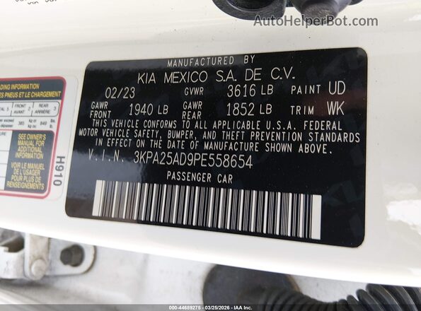 3KPA25AD9PE558654 2023 KIA RIO 5-DOOR White Widok komory silnika
