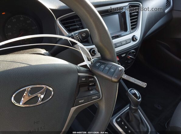 3KPC24A31KE068065 2019 HYUNDAI ACCENT Белый Вид панели приборов