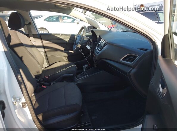 3KPC24A31KE068065 2019 HYUNDAI ACCENT Белый Вид салона спереди