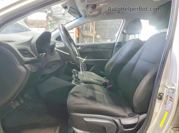 3KPC24A37JE034565 2018 HYUNDAI ACCENT Бежевый Вид салона спереди