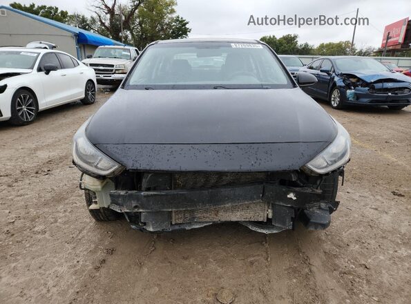 3KPC24A38JE026068 2018 HYUNDAI ACCENT Black Widok z przodu