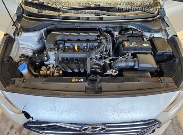 3KPC24A60ME144324 2021 HYUNDAI ACCENT Silver Սալոնի հետևի տեսք