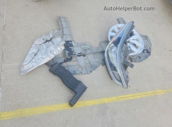 3KPC24A60ME145988 2021 HYUNDAI ACCENT Серебряный Вид подкапотного пространства