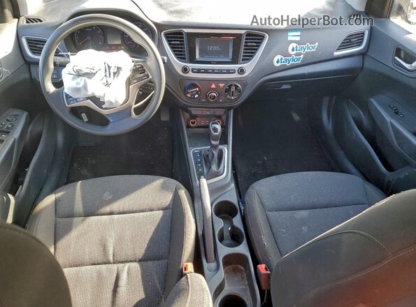 3KPC24A67ME136074 2021 HYUNDAI ACCENT White Widok deski rozdzielczej