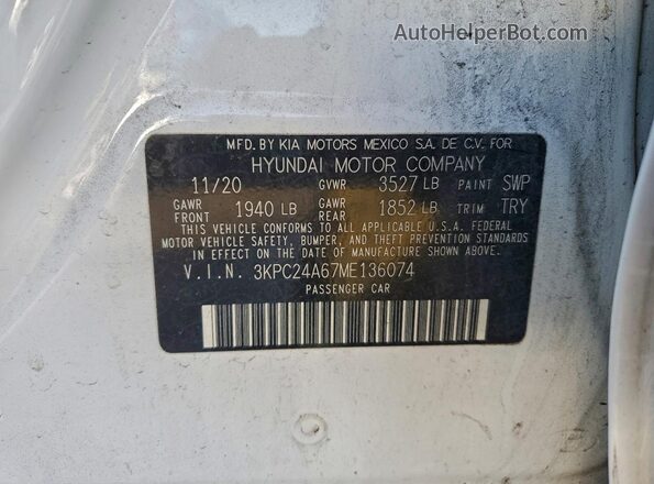 3KPC24A67ME136074 2021 HYUNDAI ACCENT White Widok komory silnika