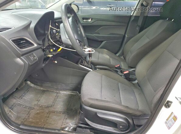 3KPC24A67ME138147 2021 HYUNDAI ACCENT Белый Вид салона спереди