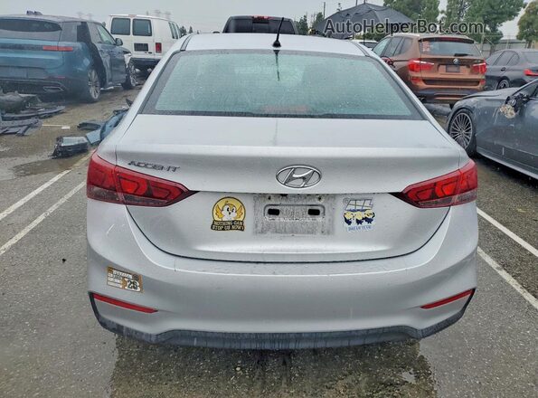 3KPC24A68ME131854 2021 HYUNDAI ACCENT Silver Widok z tyłu