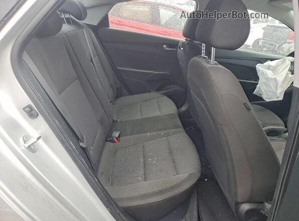 3KPC24A68ME131854 2021 HYUNDAI ACCENT Silver Widok tylnych siedzeń