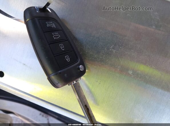 3KPC24A6XLE113967 2020 HYUNDAI ACCENT White Widok deski rozdzielczej