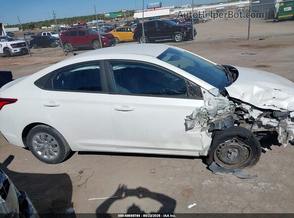3KPC24A6XLE113967 2020 HYUNDAI ACCENT White Widok wnętrza z tyłu