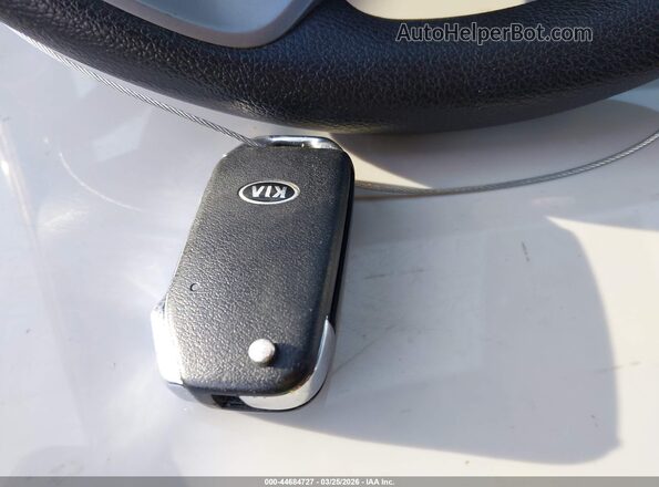 3KPF24AD0KE048153 2019 KIA FORTE Черный Вид панели приборов