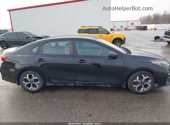 3KPF24AD0KE104866 2019 KIA FORTE Черный Вид задней части салона