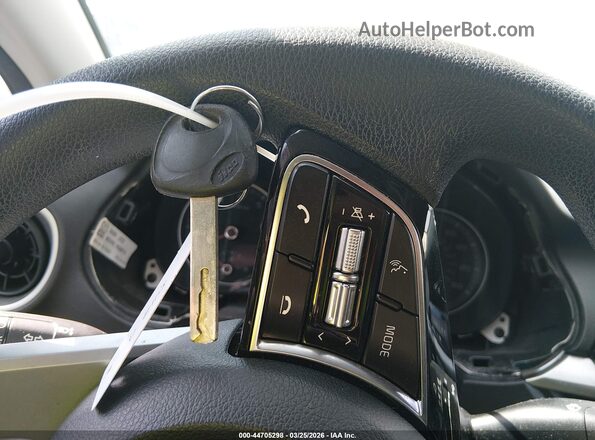 3KPF24AD0KE110800 2019 KIA FORTE White Vista del salpicadero