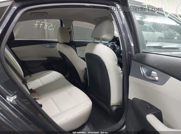 3KPF24AD0PE553147 2023 KIA FORTE Gray 