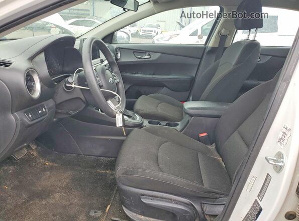 3KPF24AD1ME313987 2021 KIA FORTE White Սալոնի դիմացի տեսք