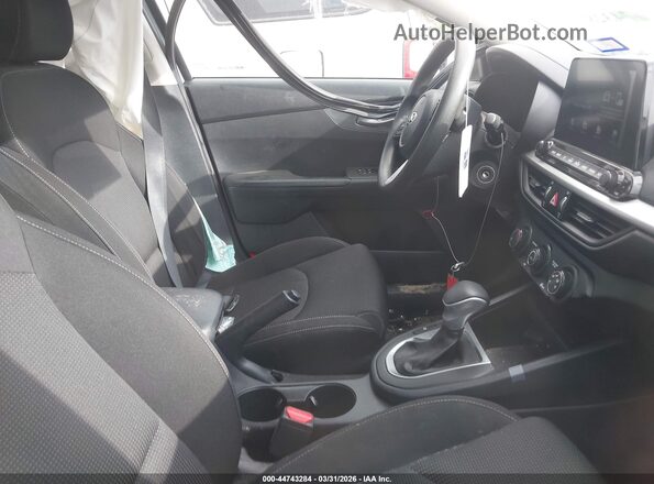 3KPF24AD2ME331933 2021 KIA FORTE Silver Սալոնի դիմացի տեսք
