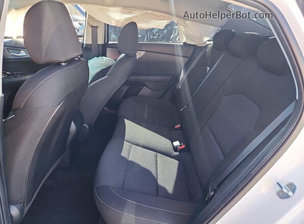 3KPF24AD2ME372319 2021 KIA FORTE White Вид задніх сидінь